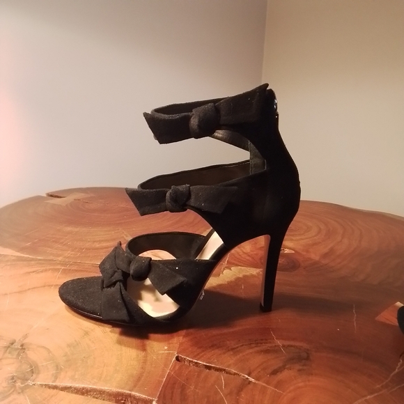 Schatz Black Suede Miranda Bow Heels - 7.5B - Picture 9 of 15